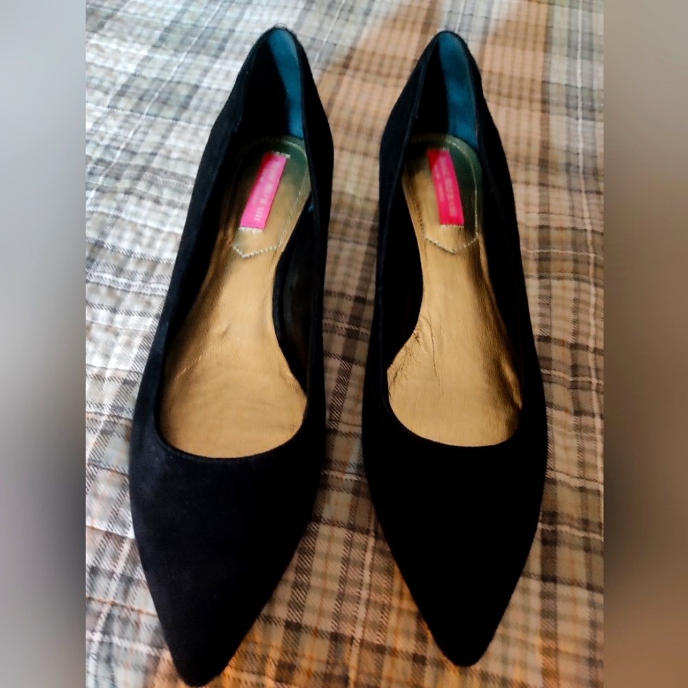 Isaac Mizrahi New York black suede 1 inch gold heel worn gently